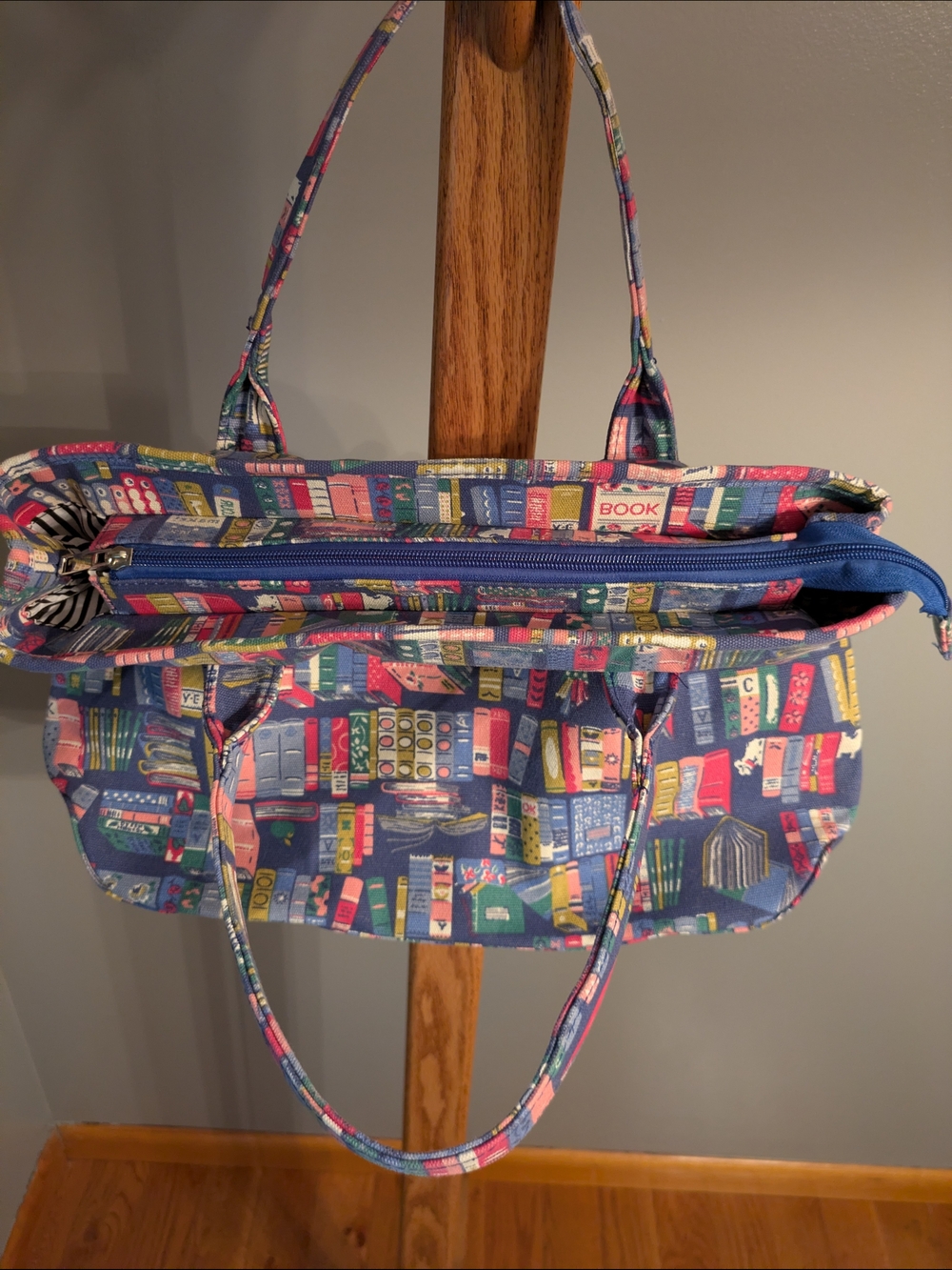 Sagefinds A Book Lover's Tote Bag - Picture 5 of 6
